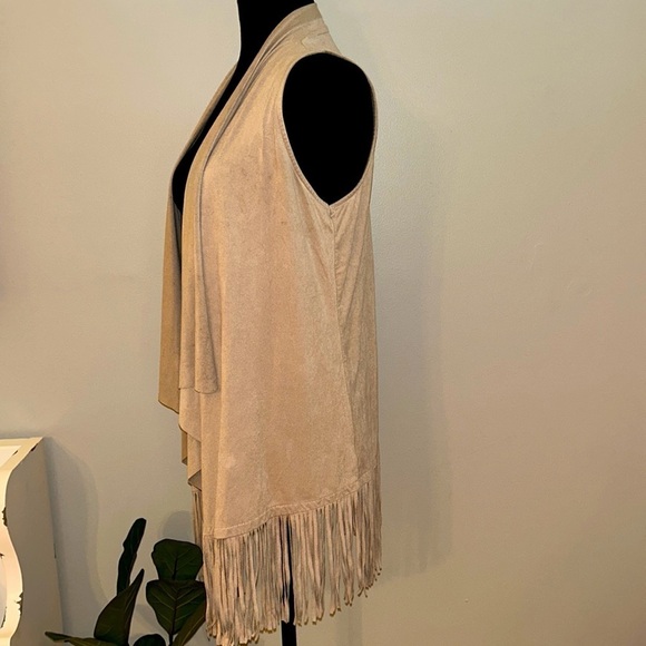 Pink Rose Tan Faux Suede Festival Fringe Vest Hippie Vibes Boho Chic Sz Small - Picture 3 of 7